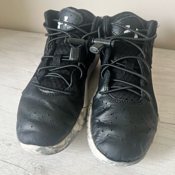 Boys Under Armour Shoes - Picture 10 of 10